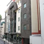 温莎酒店 4* 丰沙尔