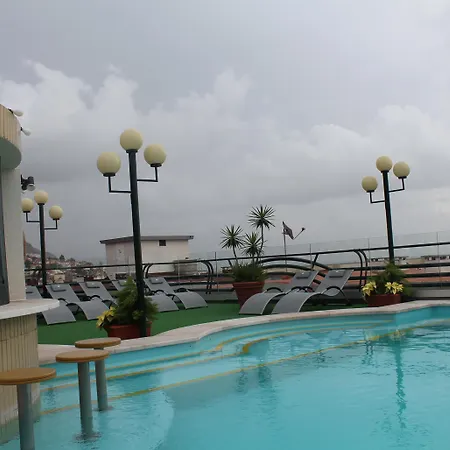 Windsor Hotel 4*